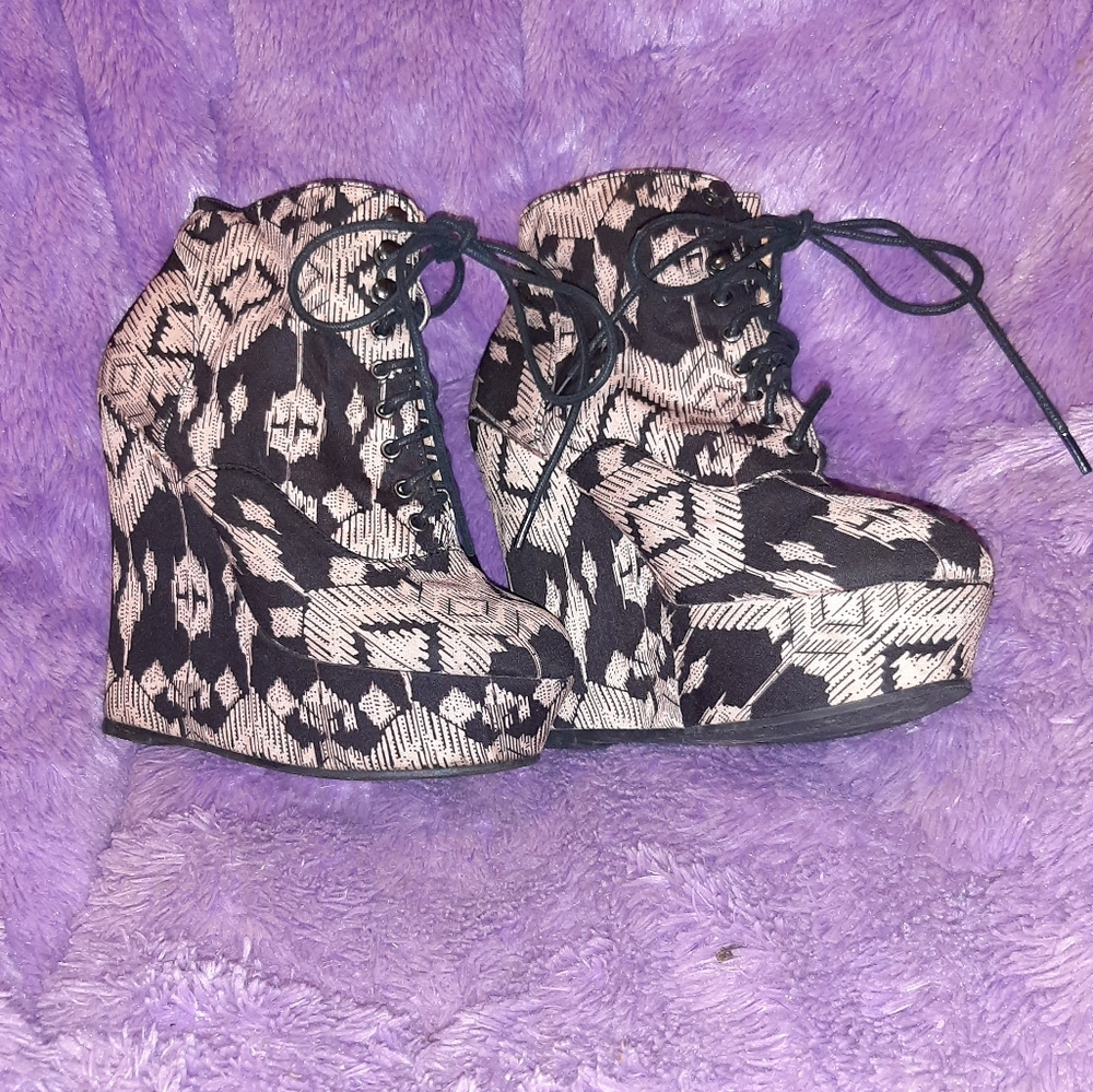 Heels - Picture 3 of 8